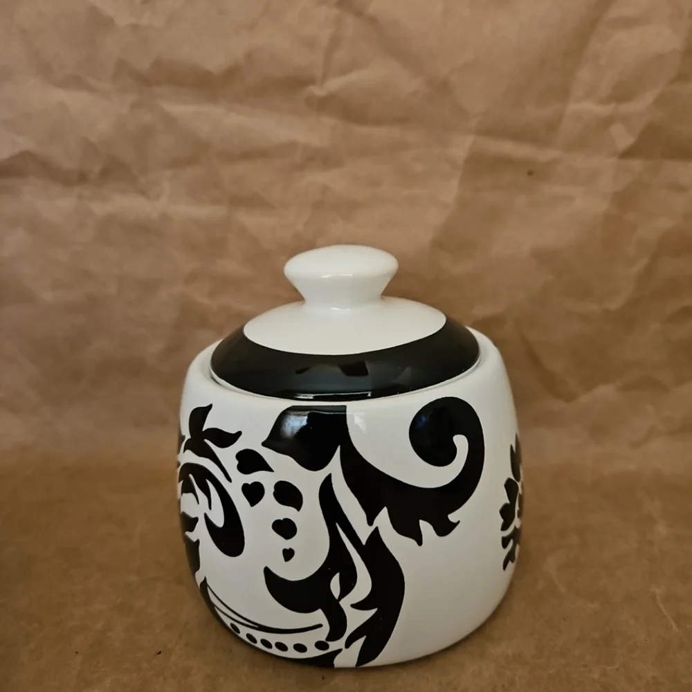 Set 222 Fifth Black & White DAMASK Black ART DECO Stoneware Cream And Sugar - Picture 3 of 7